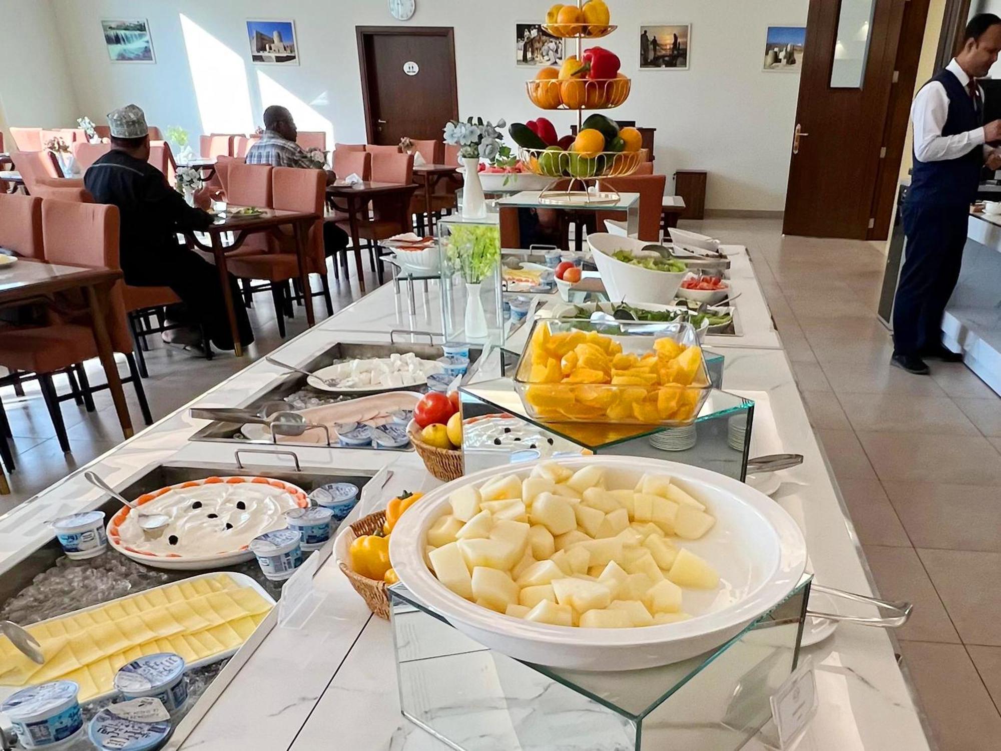 Rozana Hotel Muscat Luaran gambar